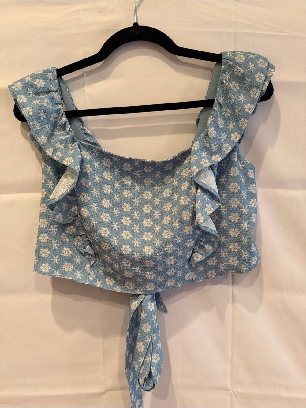 BCBGeneration Light Blue Floral Ruffle Tie-Front Crop Top